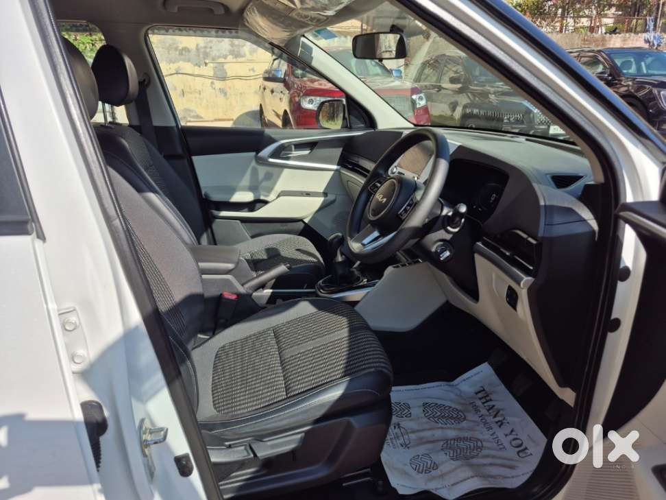 Kia Carens 1.4 Prestige 7 Str, 2023, Petrol