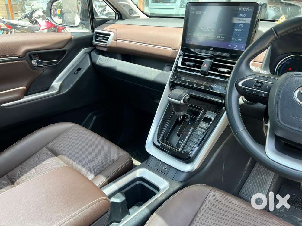 Toyota Innova Hycross 2.0 Zx (o) Hybrid 7 Str, 2023, Petrol