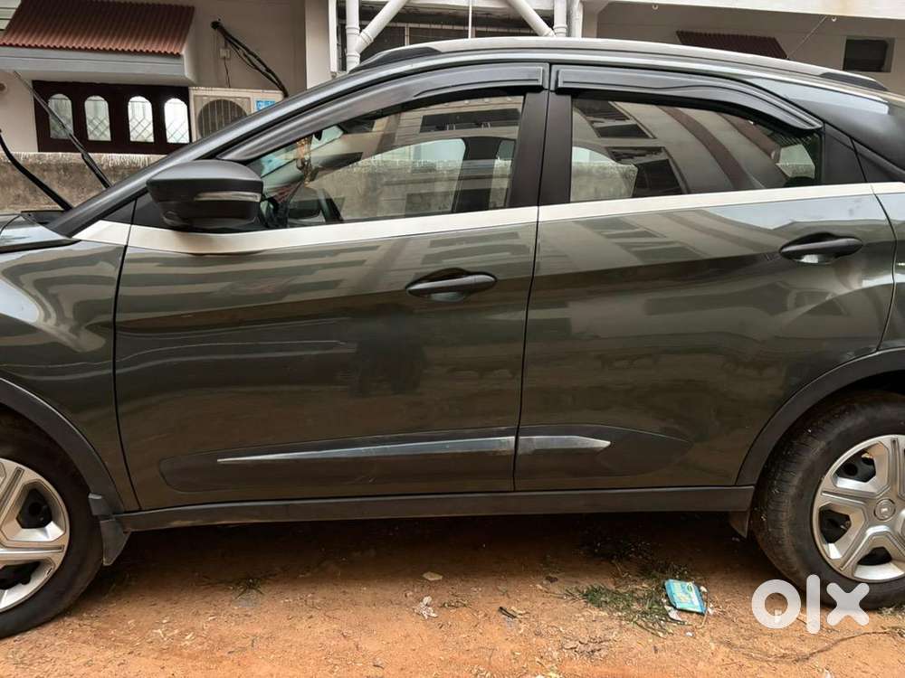 Tata Nexon 2023 Petrol 450000 Km Driven