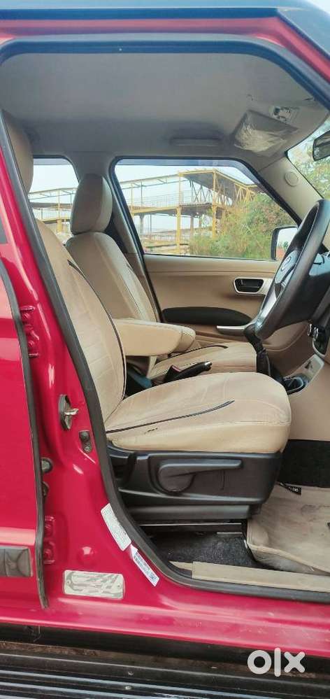 Mahindra Tuv 300 T10, 2018, Diesel