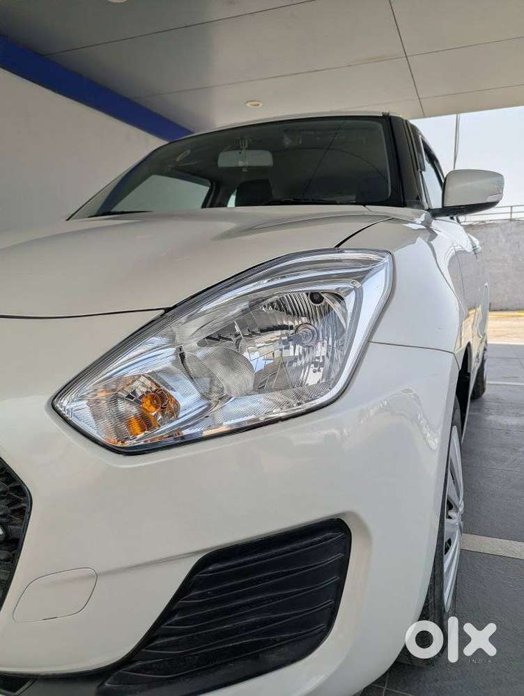 Maruti Suzuki Swift Vxi + Manual, 2023, Petrol