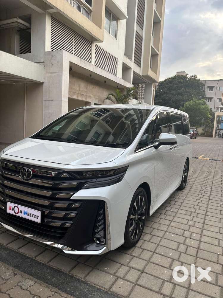 Toyota Vellfire Vip – Executive Lounge, 2024, Petrol