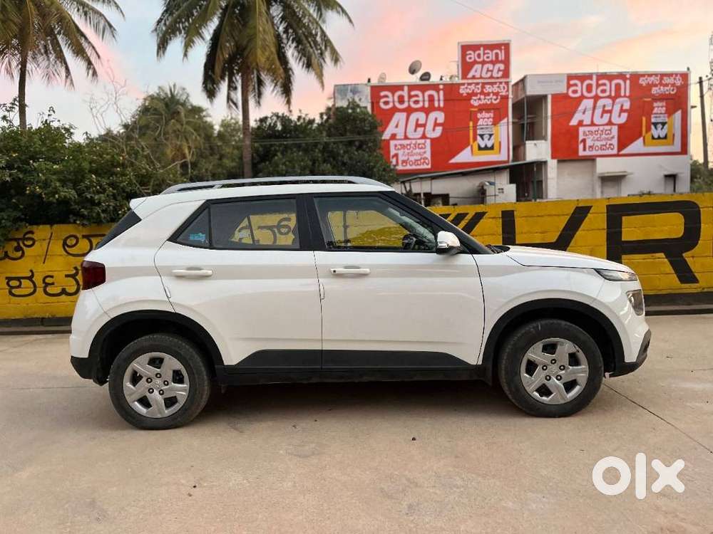 Hyundai Venue 1.2 S Plus, 2022, Petrol