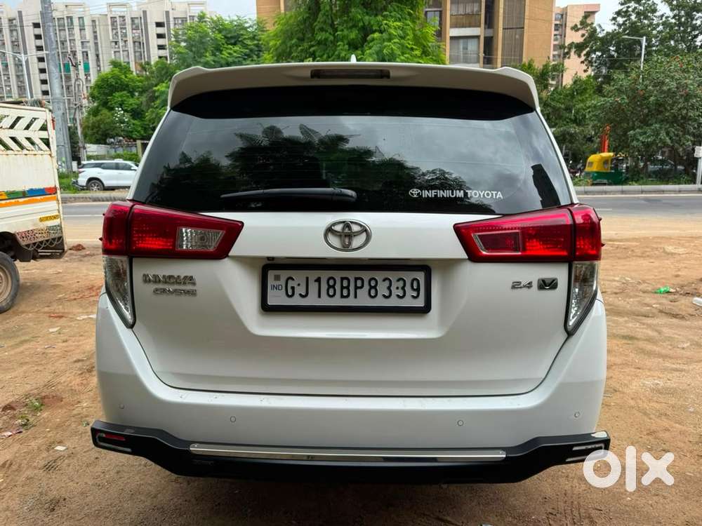 Toyota Innova Crysta 2.4 Manual 2021