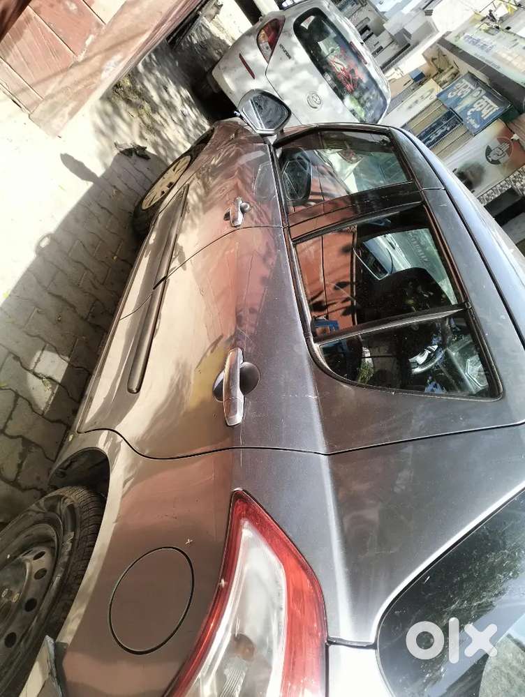 Maruti Suzuki Swift 2012