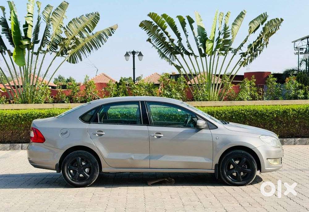 Skoda Rapid 1.5 Elegance Tdi Mt, 2014, Diesel