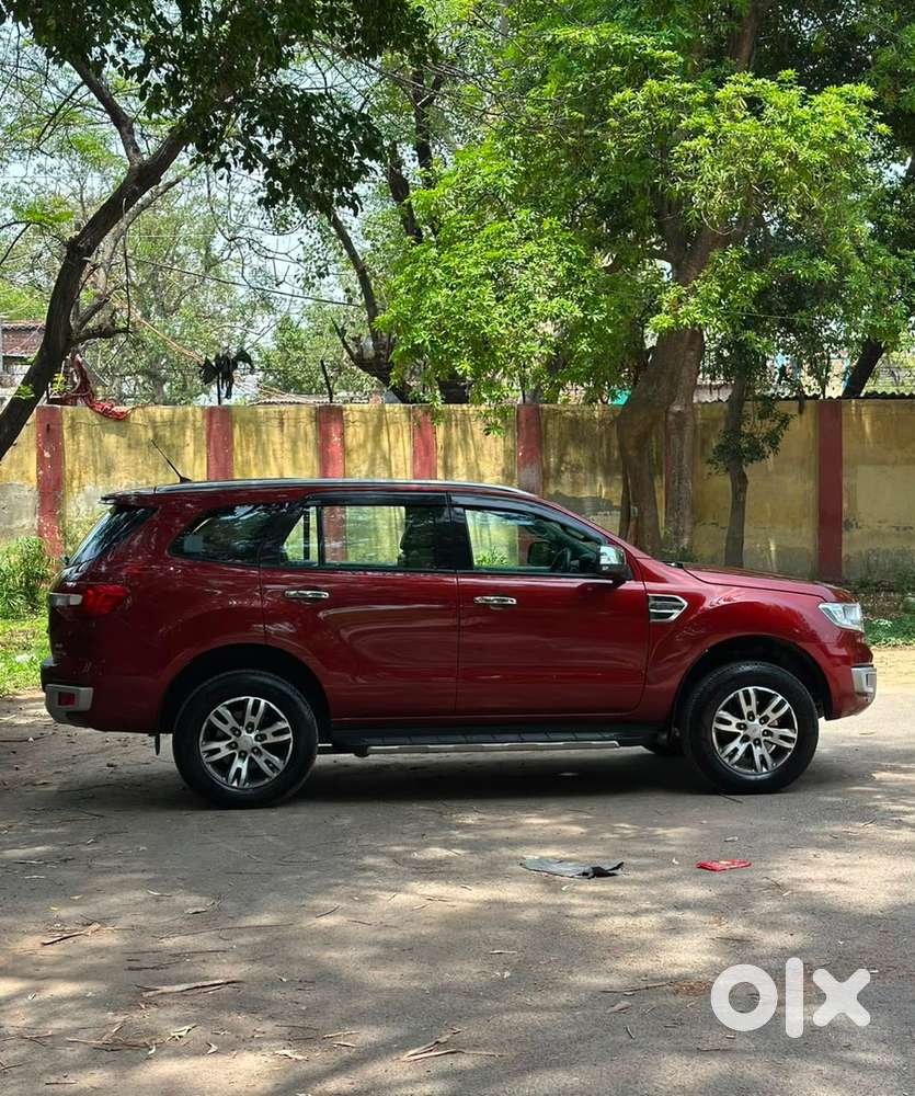Ford Endeavour 3.2l (4wd) At Titanium - Immaculate / Red Colour