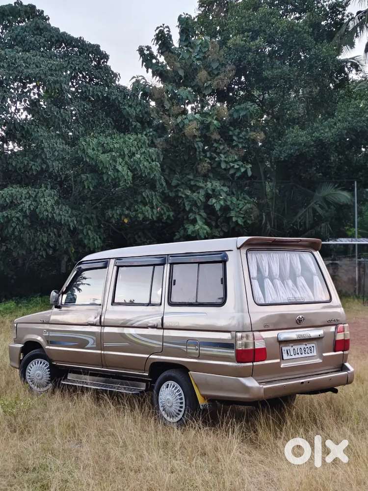 Toyota Qualis 2004