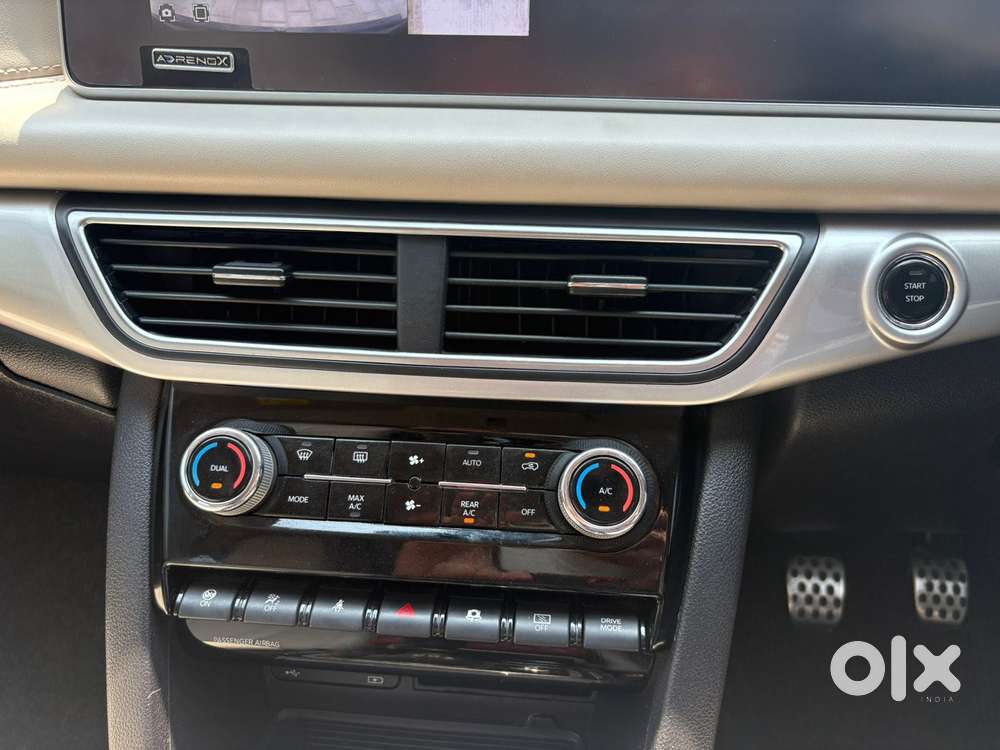 Mahindra Xuv700 2.2 Ax 7 Diesel Mt Luxury Pack Str, 2023, Diesel