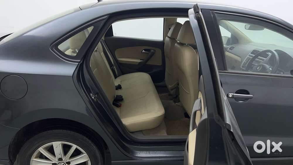 Volkswagen Vento 1.2 Tsi Highline At, 2017, Petrol