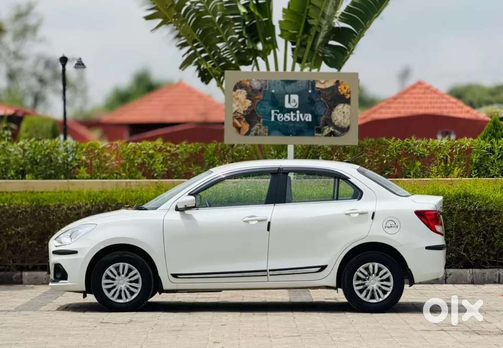 Maruti Suzuki Dzire Vxi Ags, 2022, Petrol