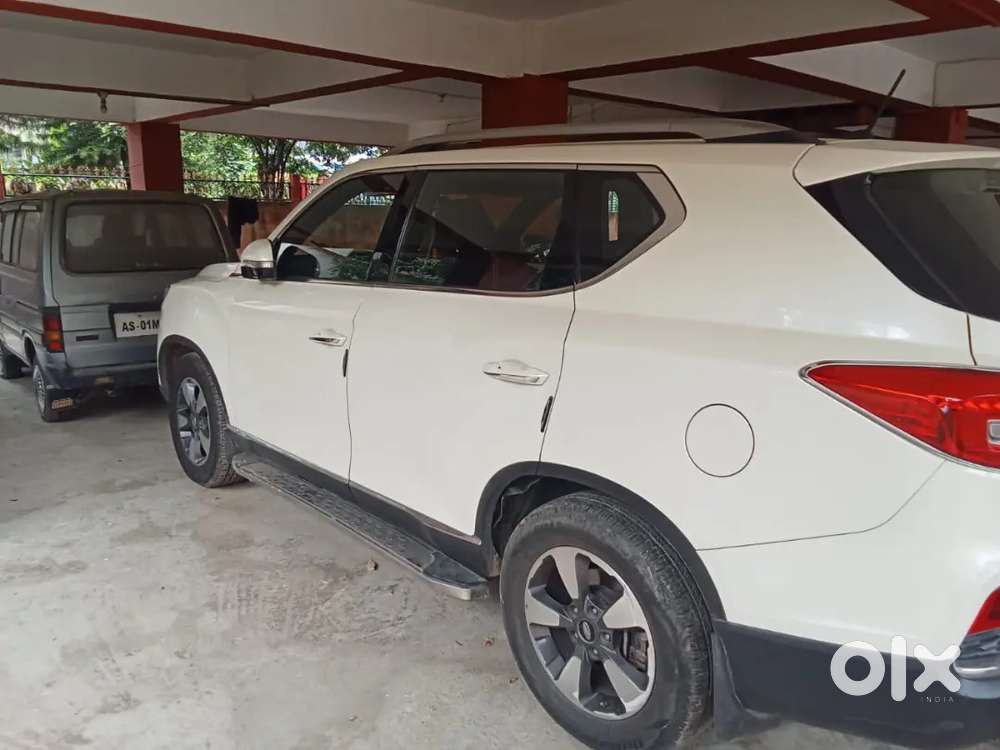 Mahindra Alturas G4 2019