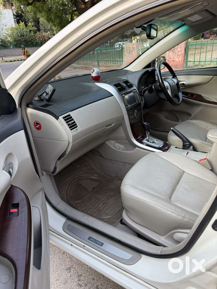 Toyota Corolla Altis [2011-2014] 1.8 Vl At, 2013, Petrol