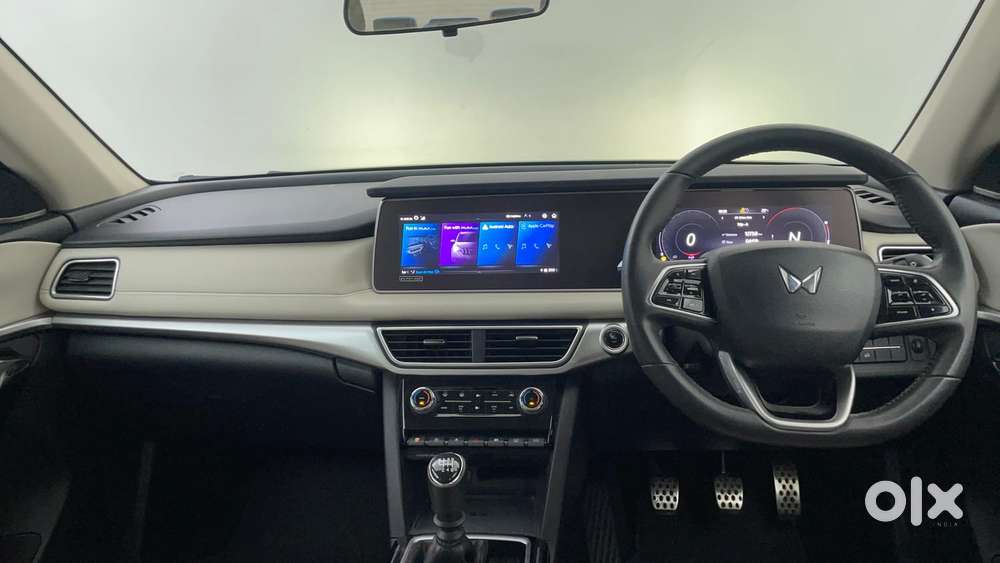 Mahindra Xuv700 2.2 Ax 7 Diesel Mt Luxury Pack Str, 2022, Diesel