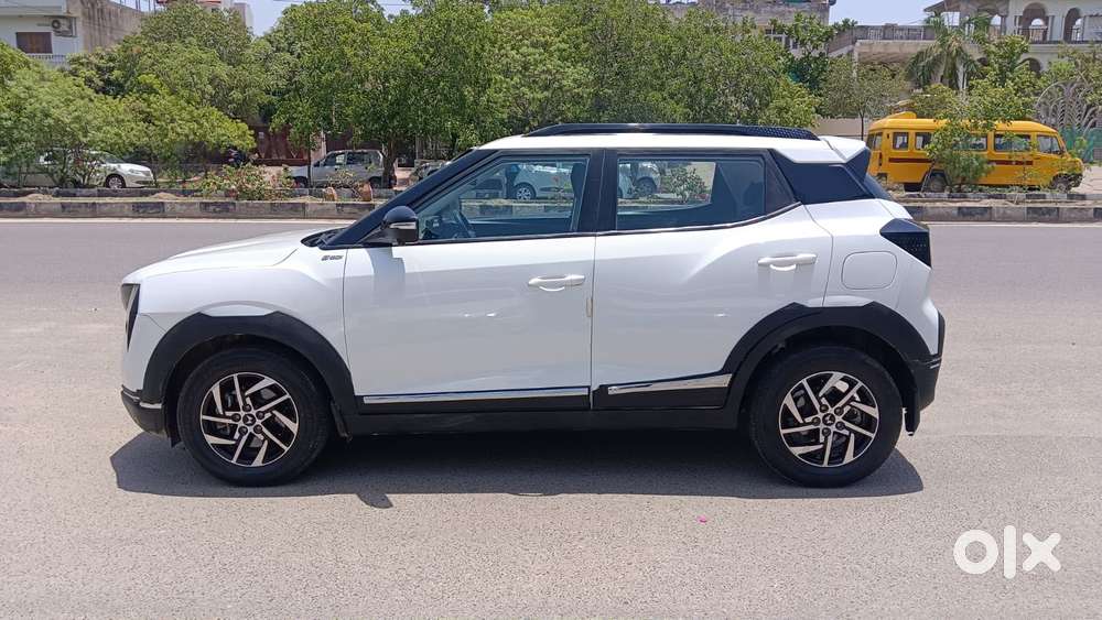 Mahindra Xuv 3xo Ax5 Pm Mt, 2024, Petrol