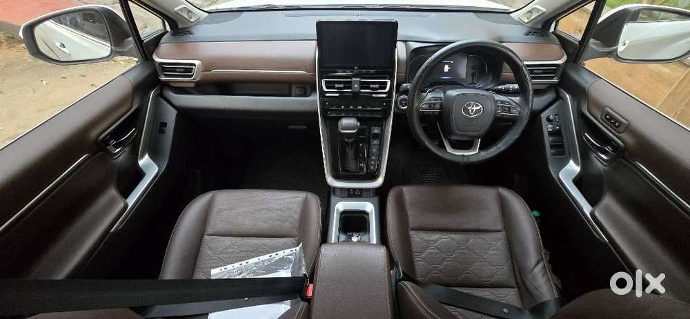 Toyota Innova Hycross 2.0 Zx (o) Hybrid 7 Str, 2023, Petrol
