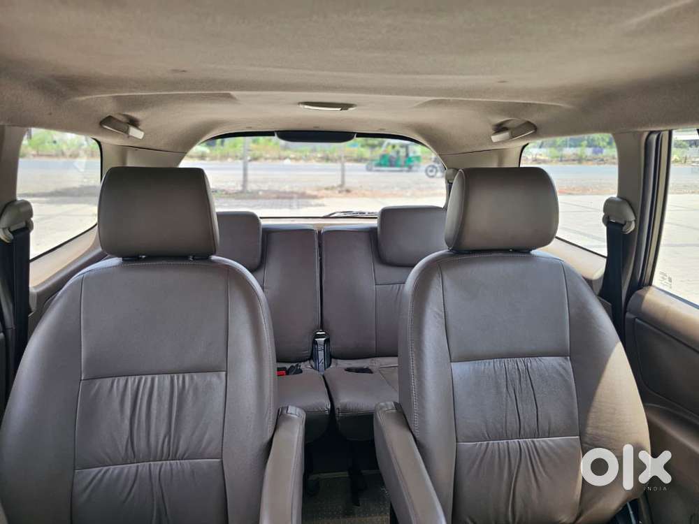Toyota Innova 2.5 Zx Diesel 7 Seater Bsiii, 2015, Diesel