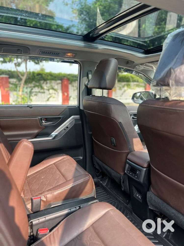 Toyota Innova Hycross 2.0 Zx Hybrid 7 Str, 2025, Petrol