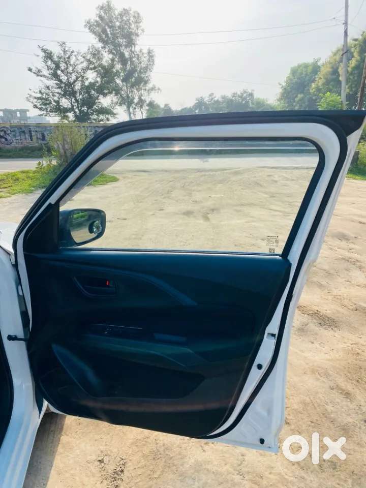 Maruti Suzuki Swift Vxi, 2026, Petrol