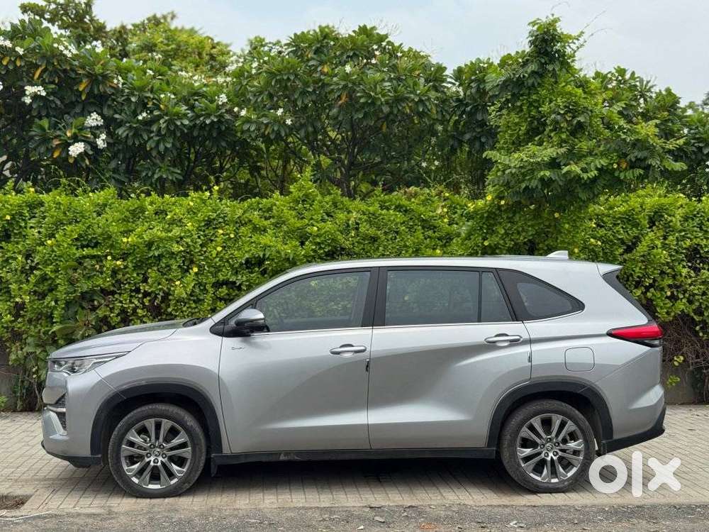 Toyota Innova Hycross 2.0 Zx Hybrid 7 Str, 2025, Electric