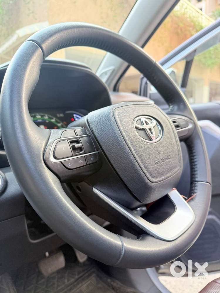 Toyota Innova Hycross 2.0 Zx (o) Hybrid 7 Str, 2024, Petrol