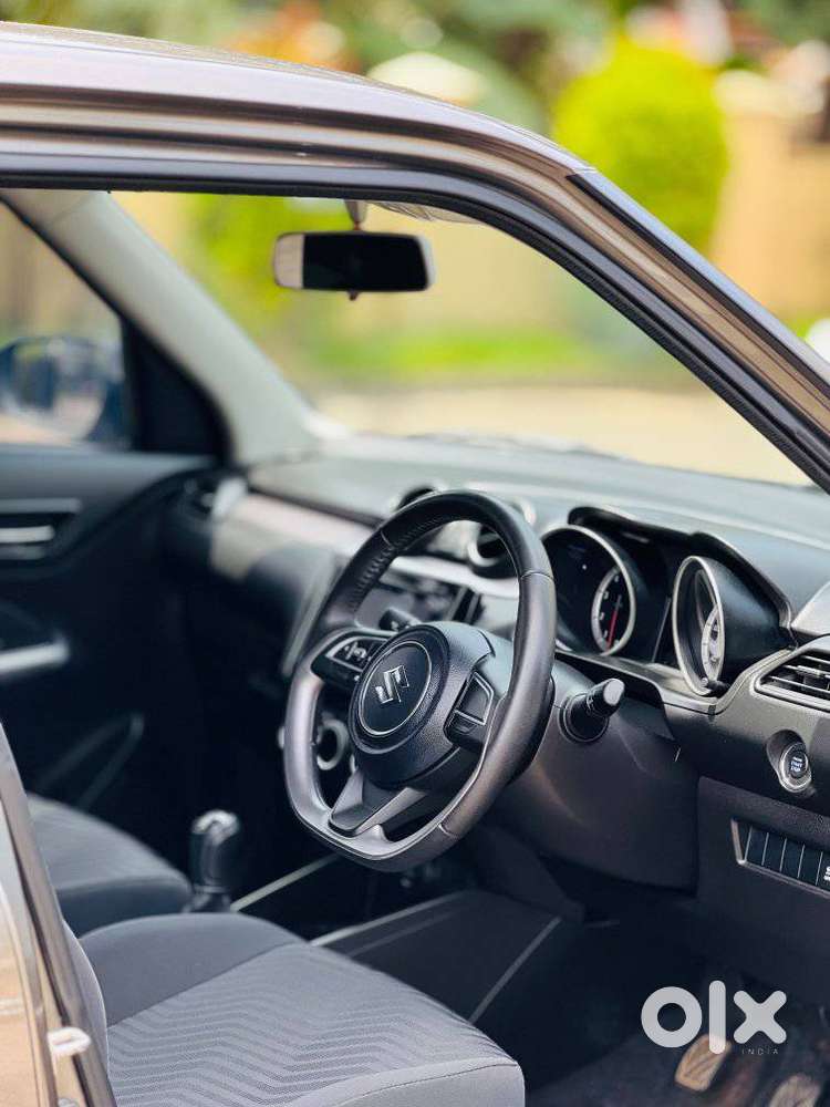 Maruti Suzuki Swift 1.3 Zxi, 2023, Petrol