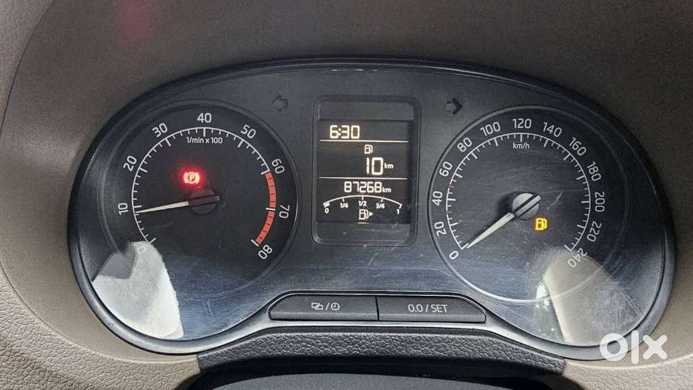 Skoda Rapid 1.6 Mpi Elegance, 2015, Petrol