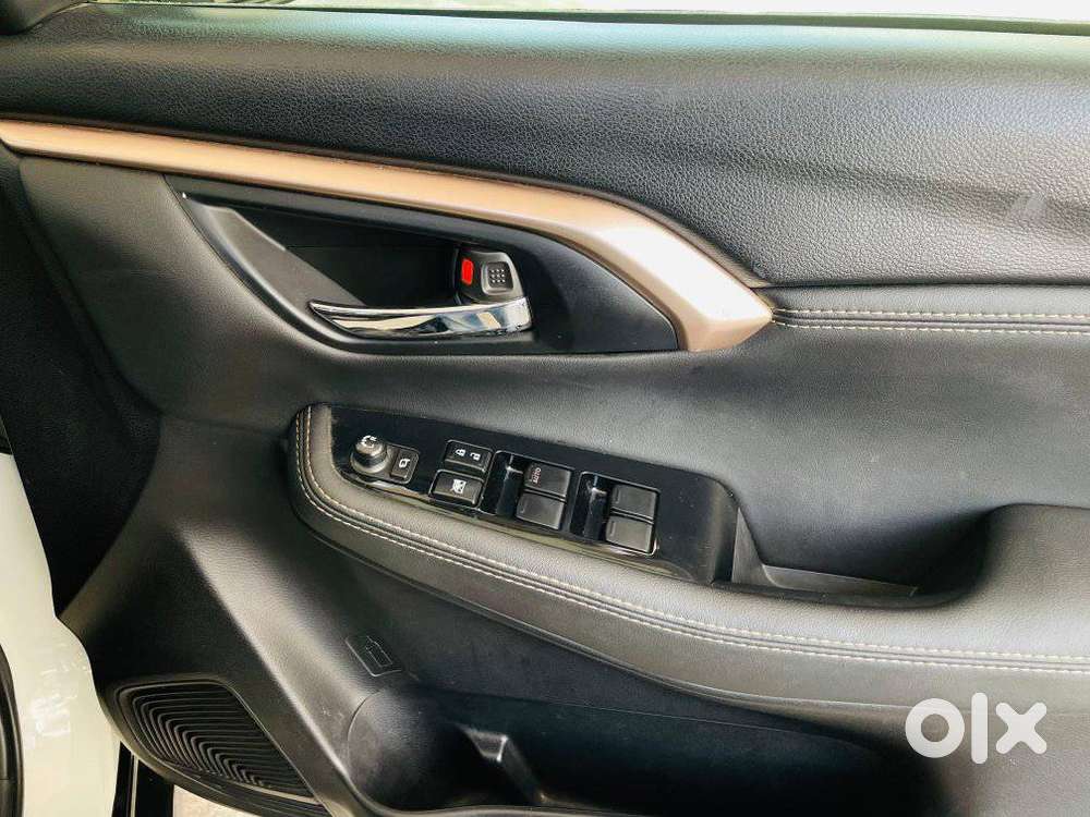 Maruti Suzuki Grand Vitara 1.5 Zeta Plus Intelligent Hybrid Ecvt, 20..