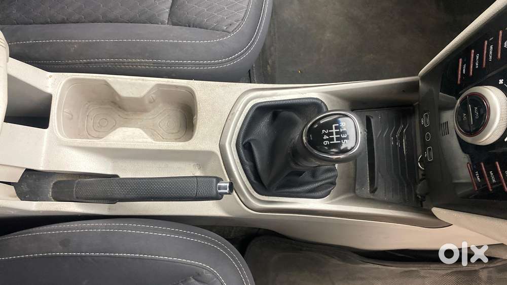Mahindra Xuv300 W8, 2020, Petrol