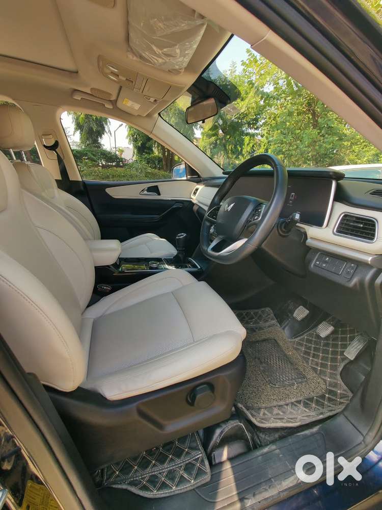Mahindra Xuv700 2.2 Ax 7 Diesel Mt Luxury Pack Str, 2022, Diesel