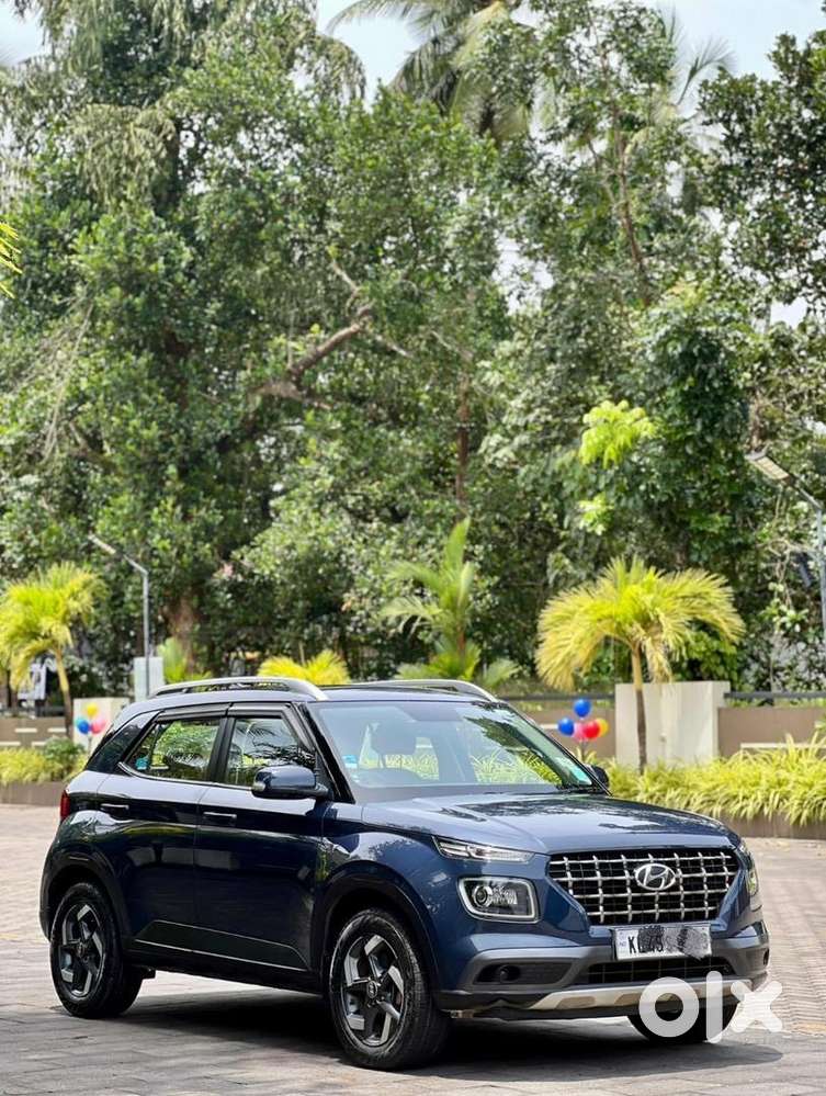 Hyundai Venue 2019 Diesel 990000 Km Driven