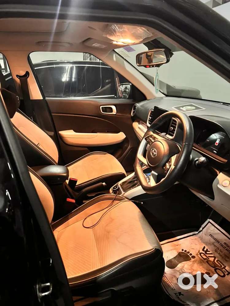 Hyundai Venue 2024 Petrol Well Maintained