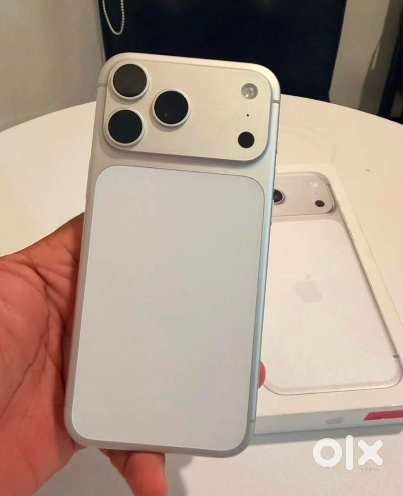 Iphone 17 pro 256 gb silver colour in new condition