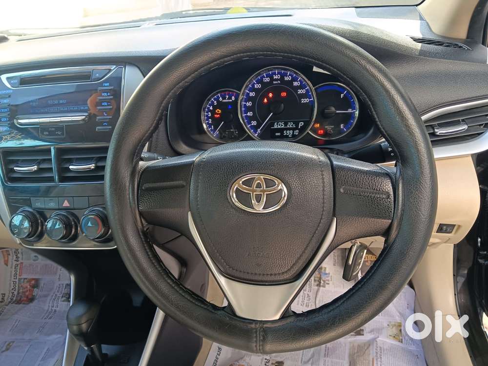 Toyota Yaris J Cvt, 2018, Petrol
