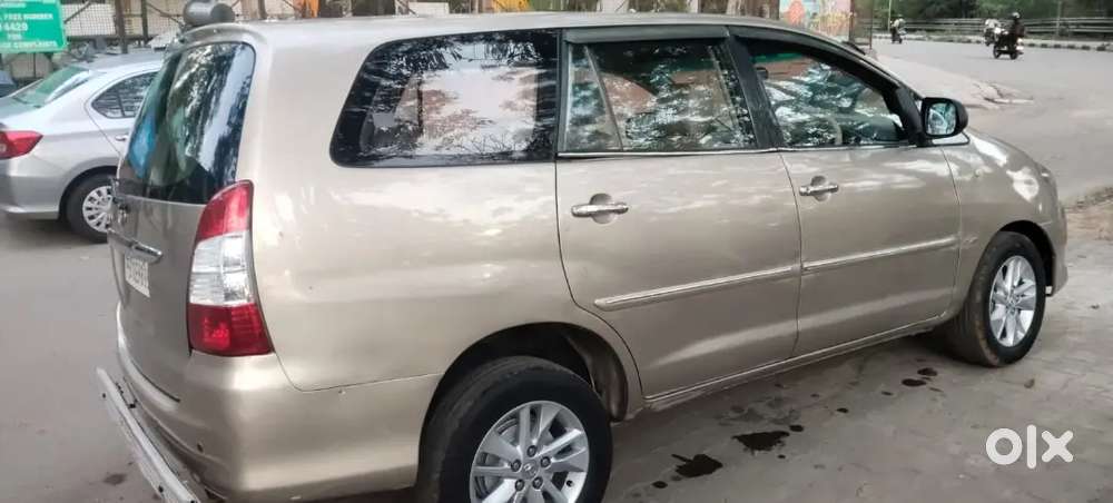 Toyota Innova 2011