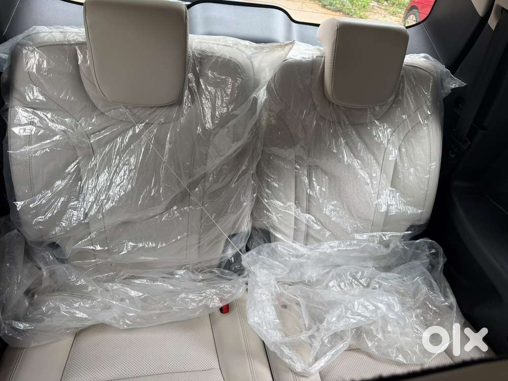 Mahindra Xuv700 Ax7 Luxury Pack Awd, 2025, Diesel
