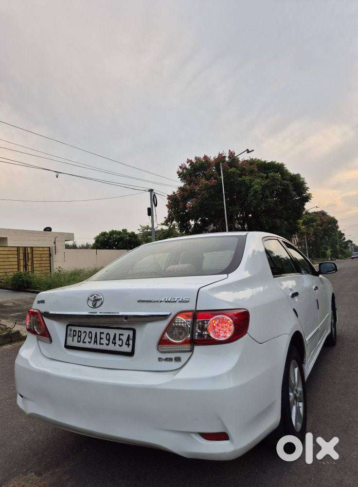 Toyota Corolla Altis 2010-2013 Diesel D4dg, 2011, Diesel