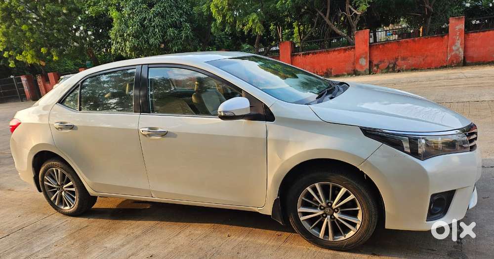 Toyota Corolla Altis 2013-2017 Vl At, 2015, Petrol