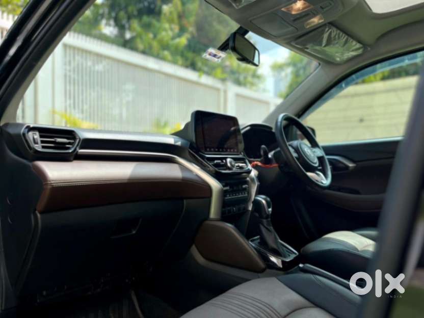 Toyota Urban Cruiser Hyryder V Hybrid Aero Edition, 2024, Petrol