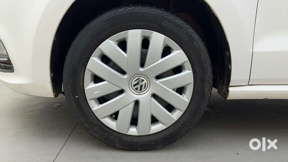 Volkswagen Polo Petrol Highline 1.2l, 2015, Petrol