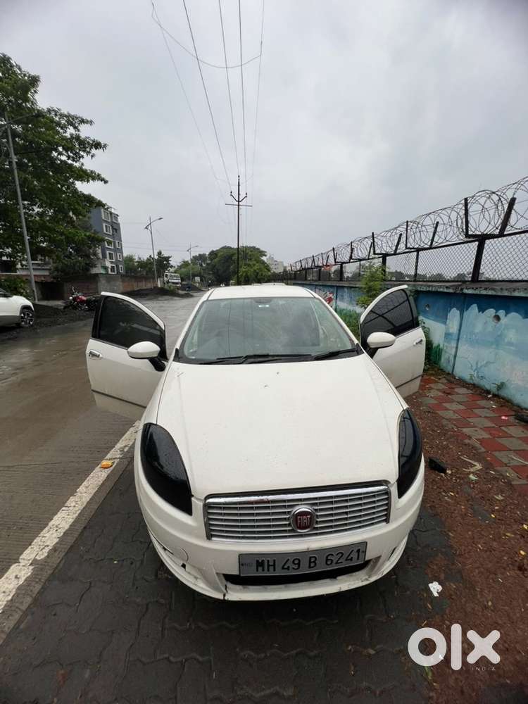 Fiat Linea Emotion 2013 Petrol Manual