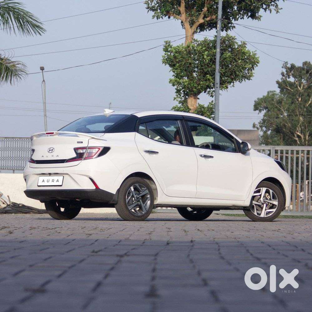 Hyundai Aura 1.2 Sx Cng, 2024, Petrol
