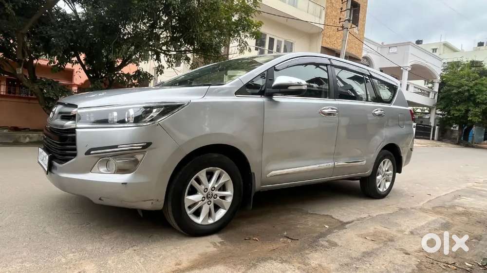 Toyota Innova Crysta 2017 Petrol 125000 Km Driven