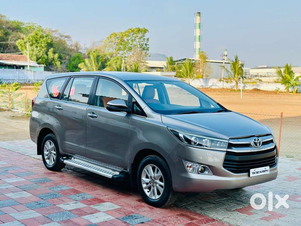 Toyota Innova Crysta 2.4 V, 2016