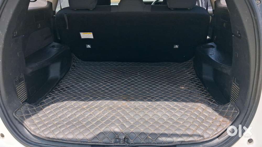 Mahindra Xuv700 2.0 Ax 5 Petrol Mt Str, 2022, Petrol