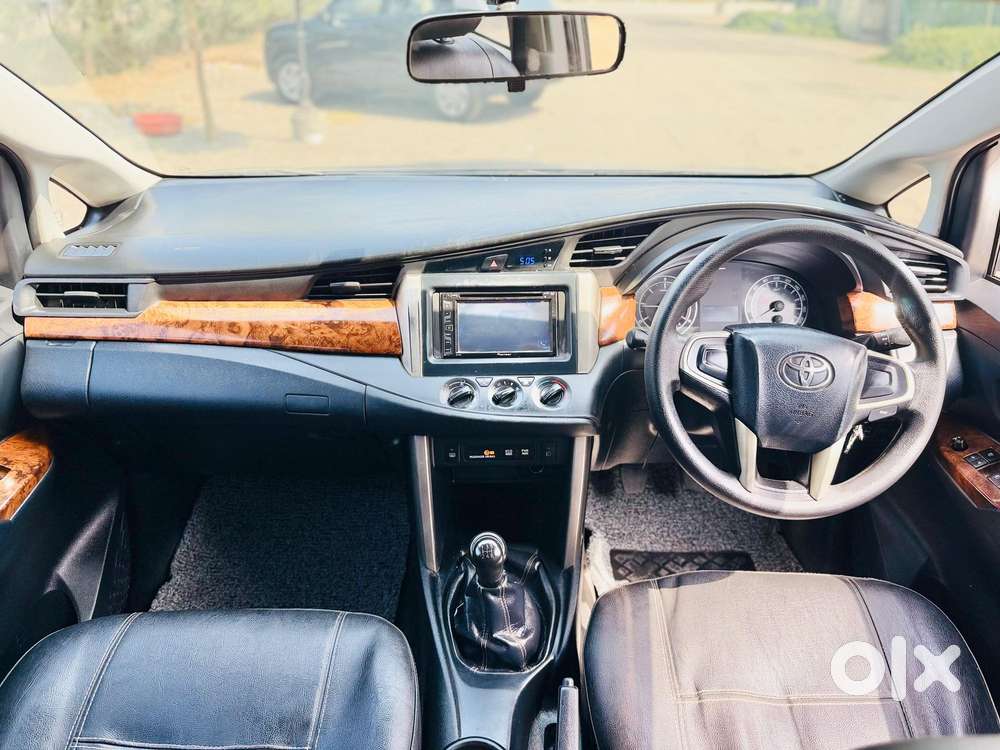 Toyota Innova Crysta 2.4 G Mt 8s, 2017, Diesel