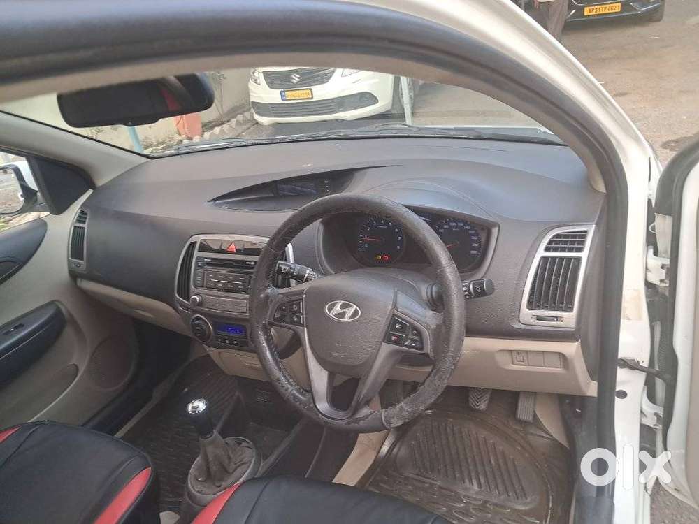 Hyundai I20 Petrol Asta Option, 2013, Petrol