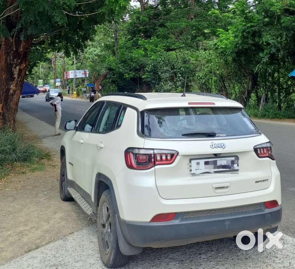 Jeep Compass White Sport Petrol
