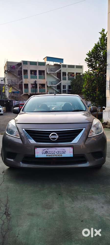 Nissan Sunny, 2012, Petrol