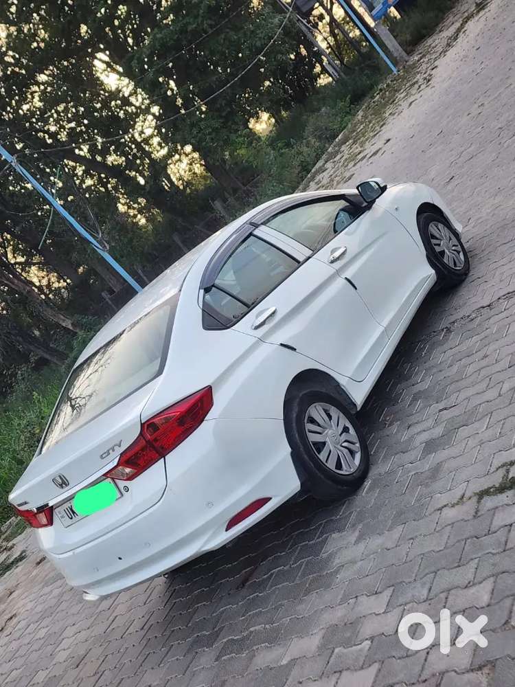 Honda City Diesel 
1st Owner 
Dono Key 
Power Steering 
Power Windows